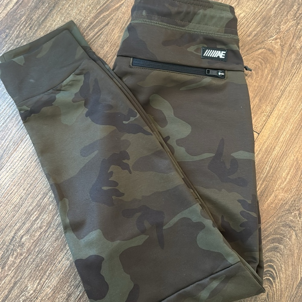 Camo Joggers AE